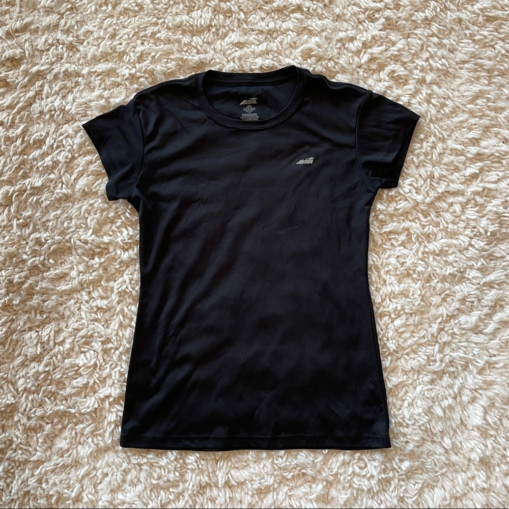 🎯 3 for $15: GUC Avia brand Women’s size medium black athletic shirt